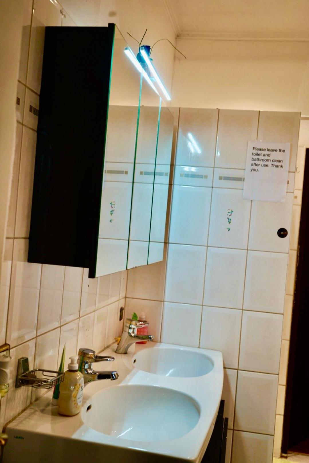 Schoepfwerk Hostel 10 Vienna Esterno foto